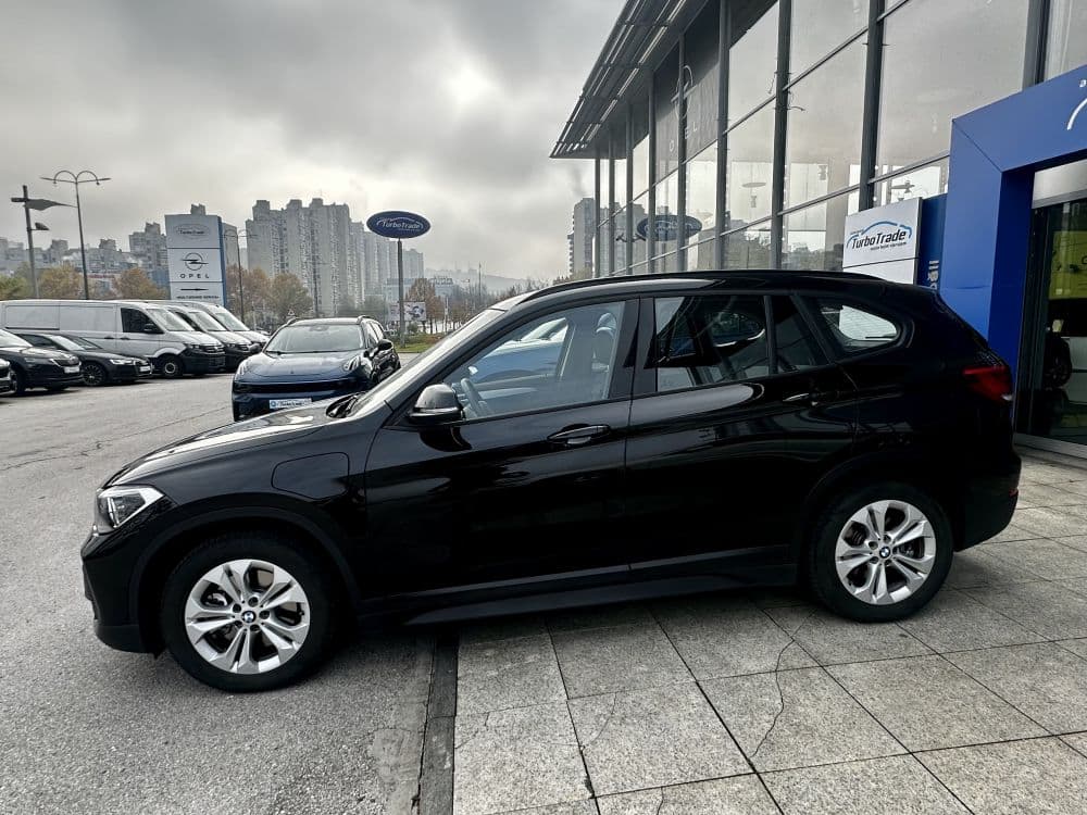 BMW X1 25E X-DRIVE PLUG IN - 8