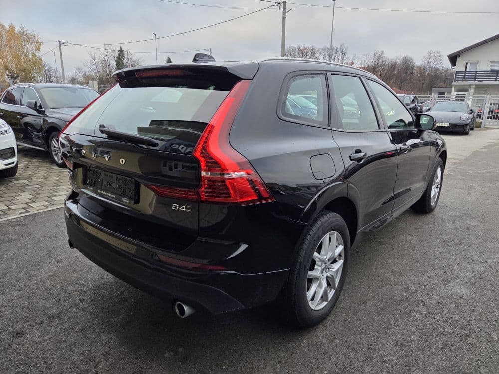 Volvo XC60 B4 AWD - 8
