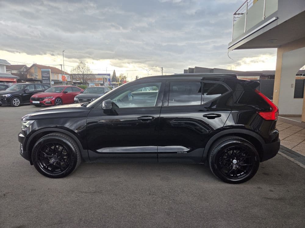 Volvo XC40 2.0 D3 AWD Automatic - 4