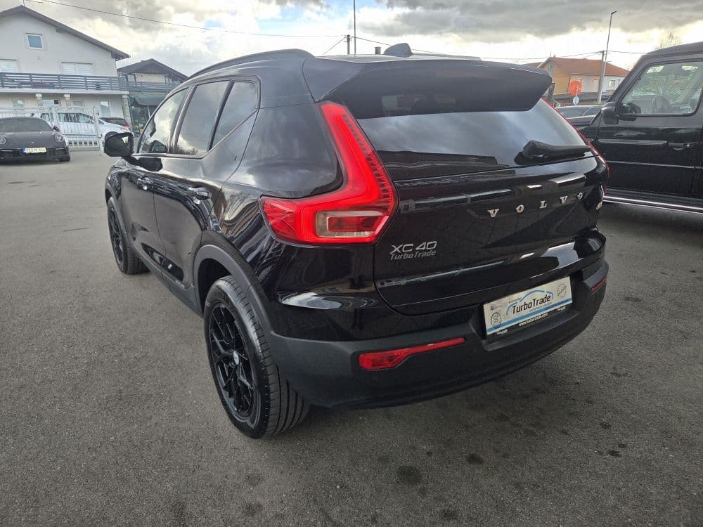 Volvo XC40 2.0 D3 AWD Automatic - 6