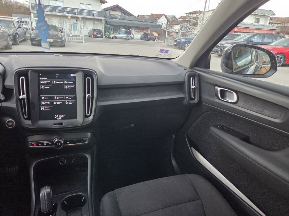 Volvo XC40 2.0 D3 AWD Automatic - 12
