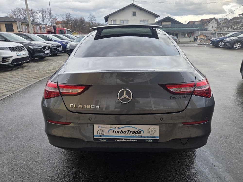 Mercedes-Benz CLA 180D Coupe Executive - 7