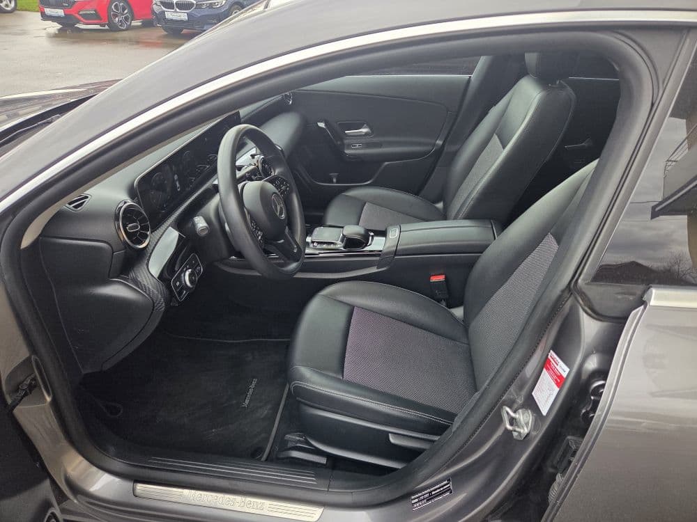 Mercedes-Benz CLA 180D Coupe Executive - 12