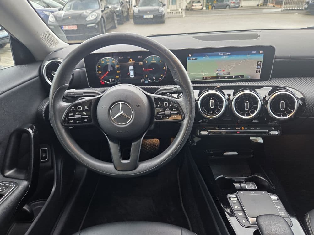 Mercedes-Benz CLA 180D Coupe Executive - 14