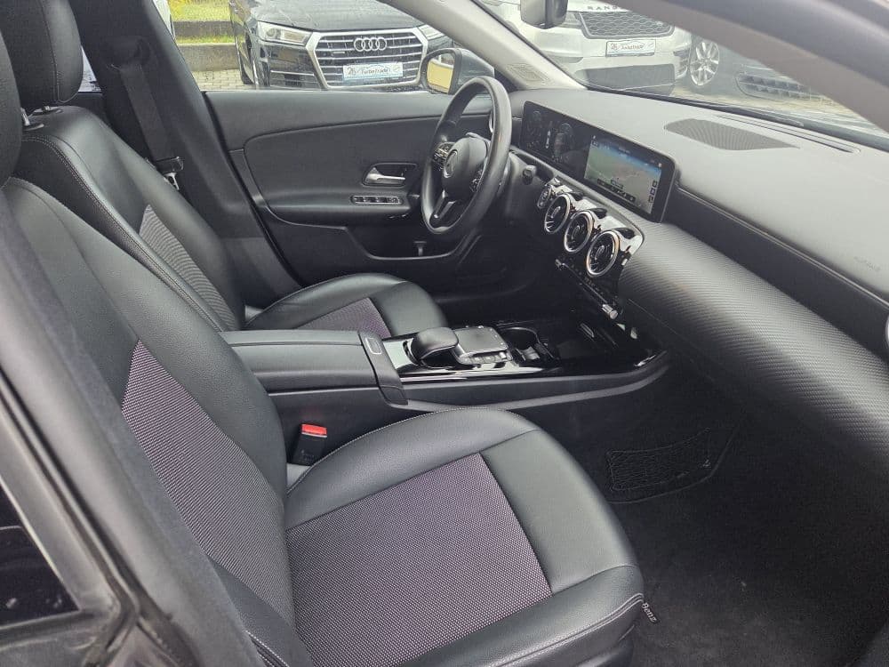 Mercedes-Benz CLA 180D Coupe Executive - 17