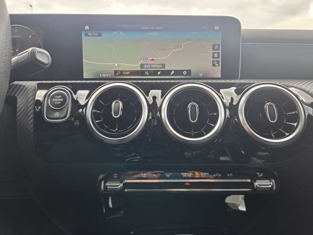 Mercedes-Benz CLA 180D Coupe Executive - 22