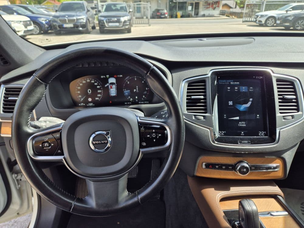 Volvo XC90 B5 AWD Momentum 7 PL - 11