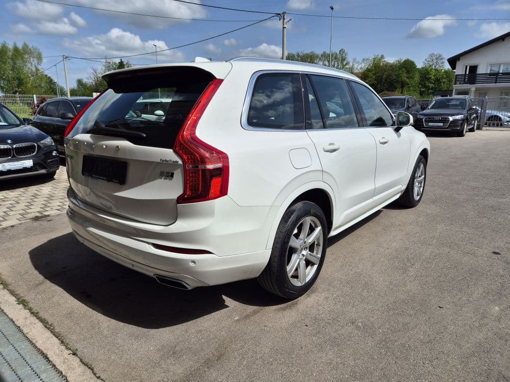 Volvo XC90 B5 AWD Momentum 7 PL - 8