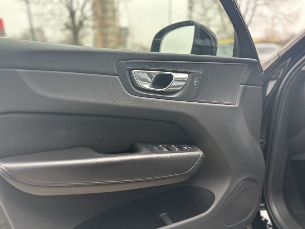 VOLVO XC60 T6 4WD - 17