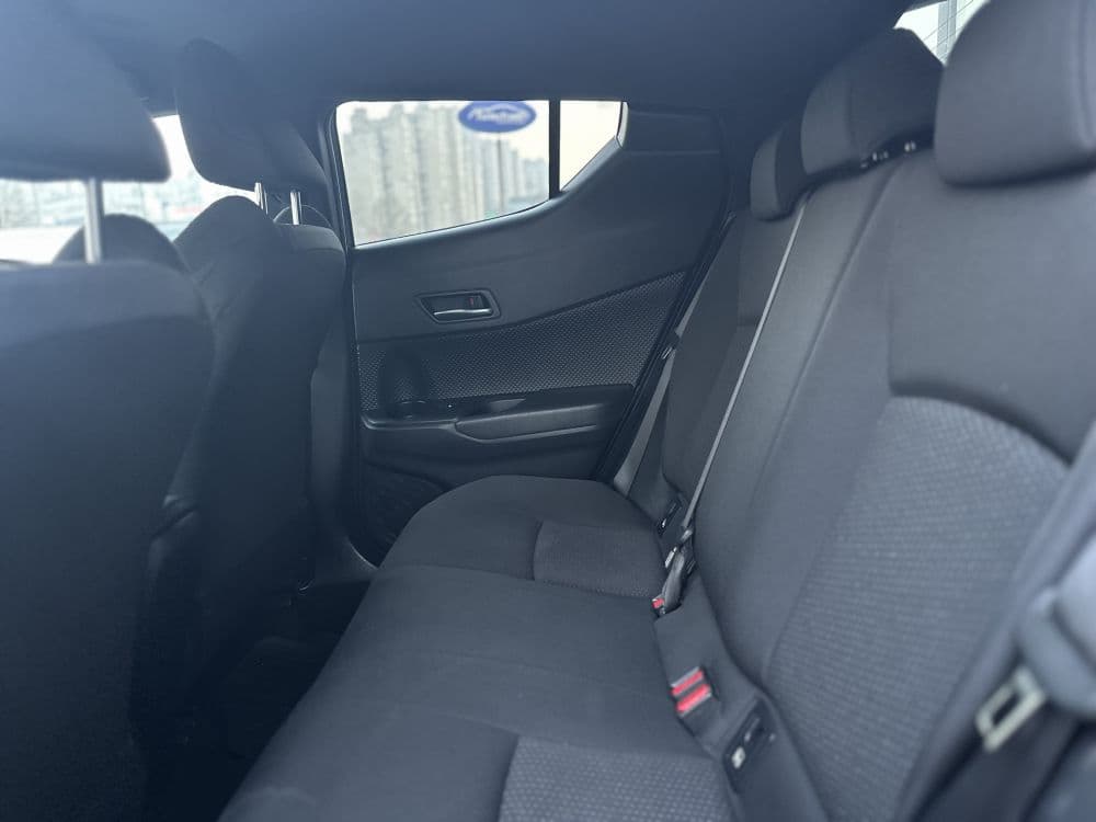 TOYOTA CHR 1.8 HYBRID XLE Premium - 17