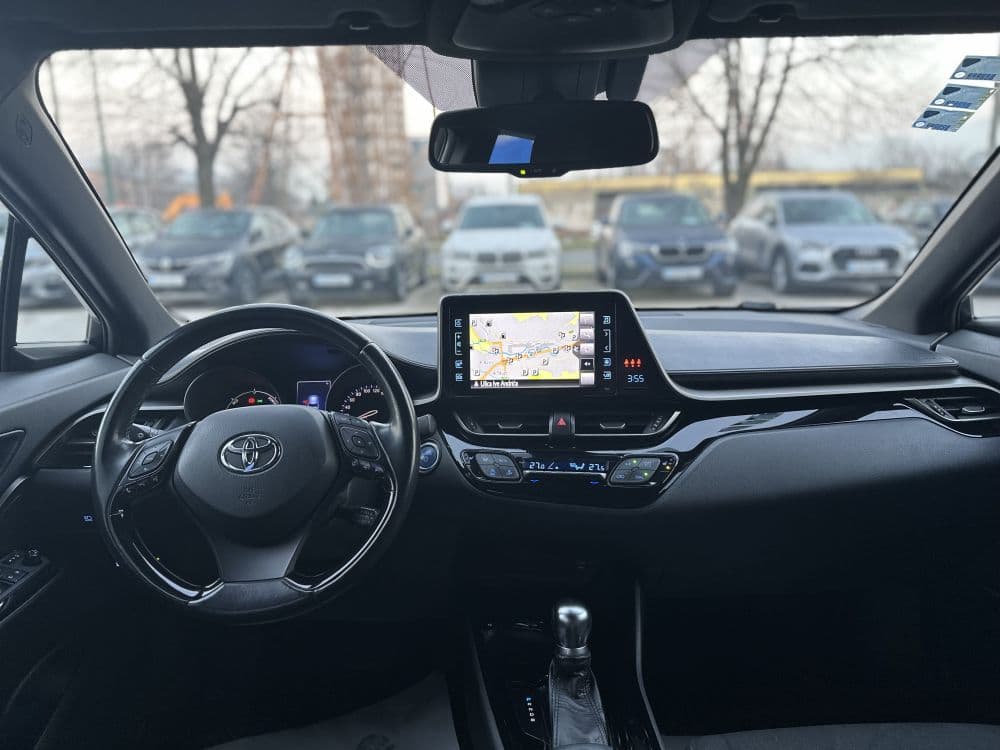 TOYOTA CHR 1.8 HYBRID XLE Premium - 12