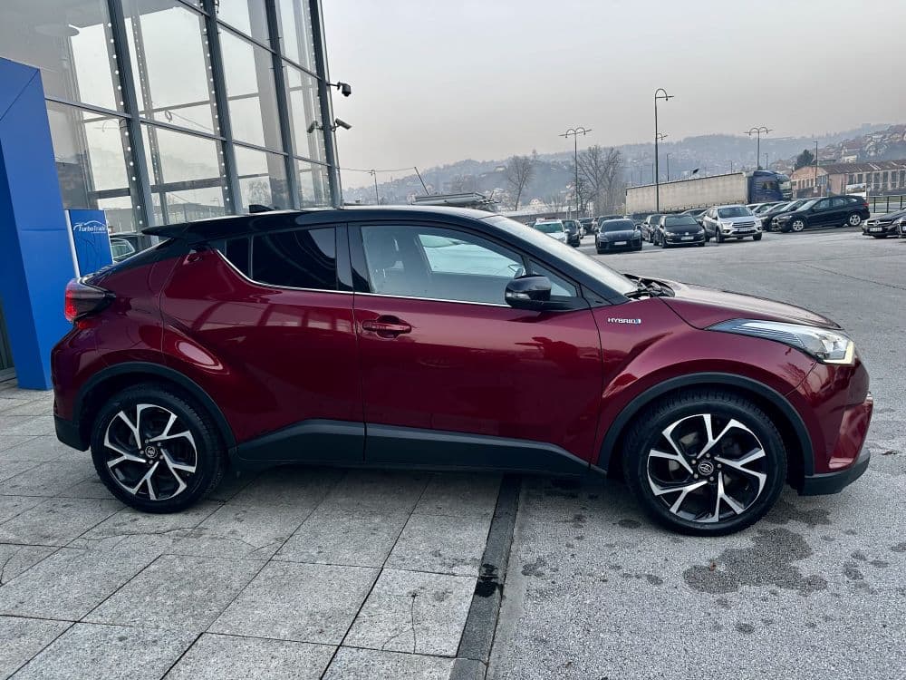 TOYOTA CHR 1.8 HYBRID XLE Premium - 7