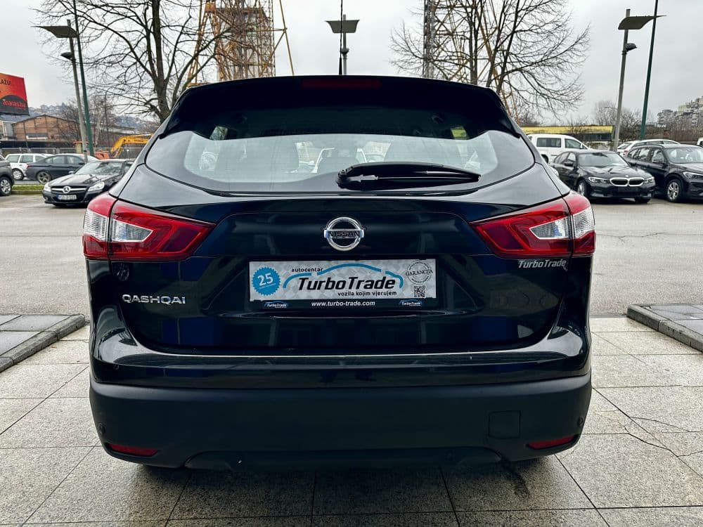 NISSAN QASHQAI 1.2 AUT - 7