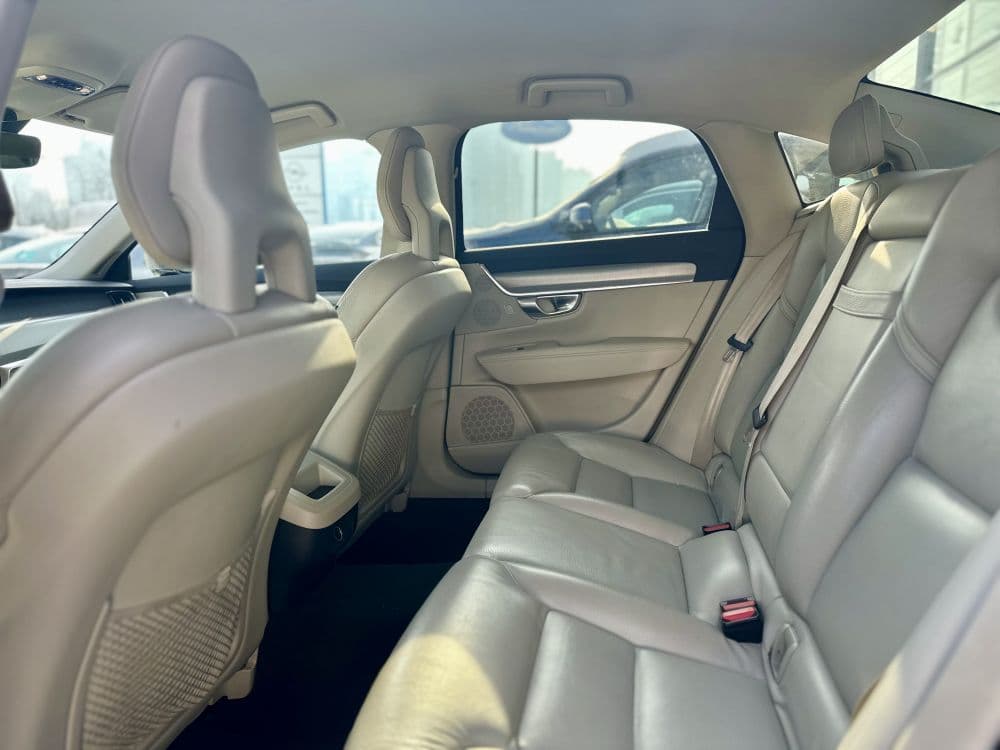 VOLVO S90 D3 MOMENTUM - 17