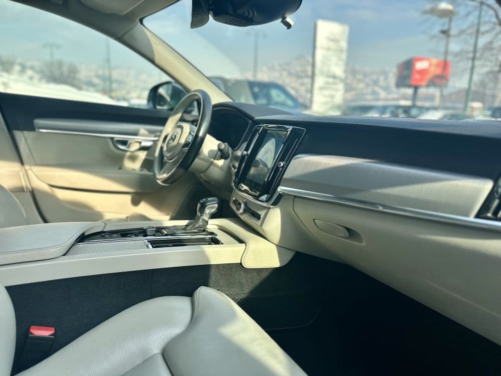 VOLVO S90 D3 MOMENTUM - 18