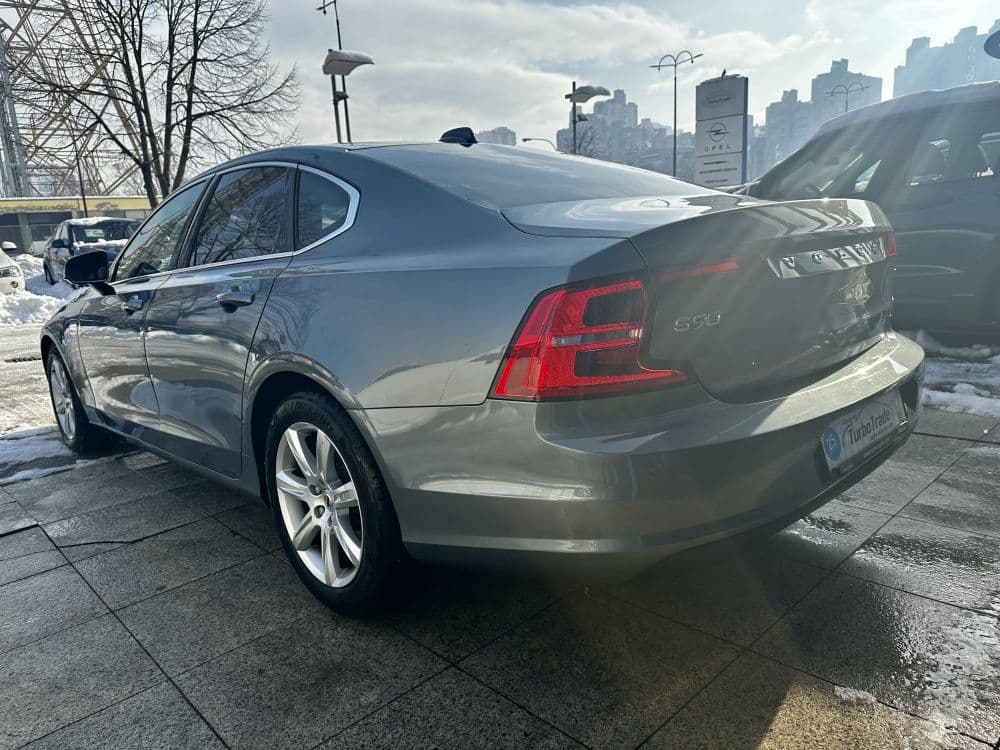 VOLVO S90 D3 MOMENTUM - 6