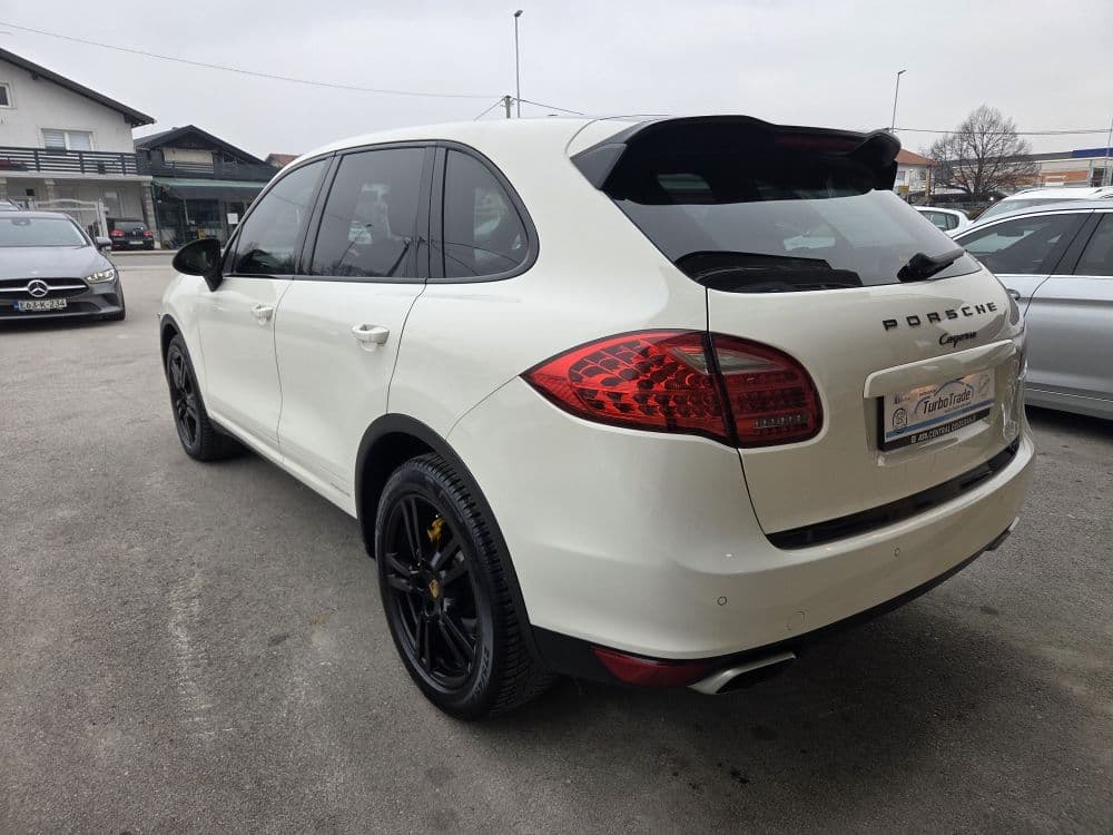 Porsche Cayenne 3.0 D V6 - 6