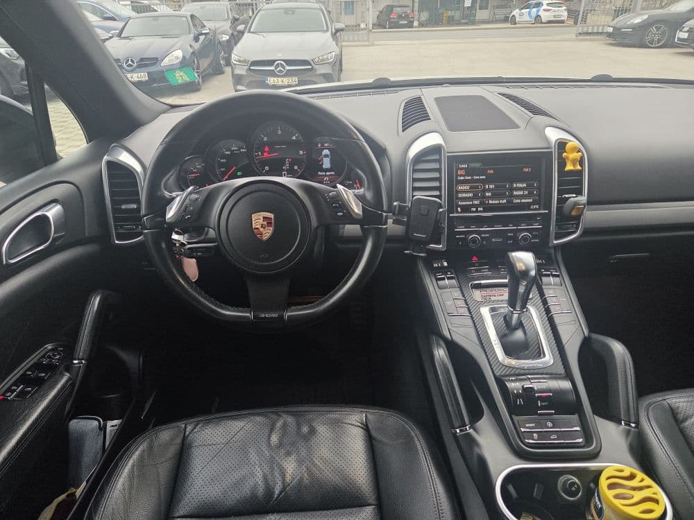Porsche Cayenne 3.0 D V6 - 9
