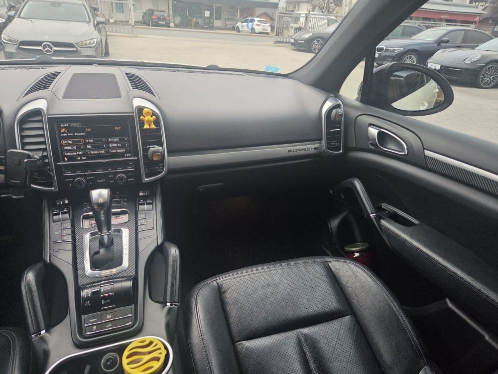 Porsche Cayenne 3.0 D V6 - 10