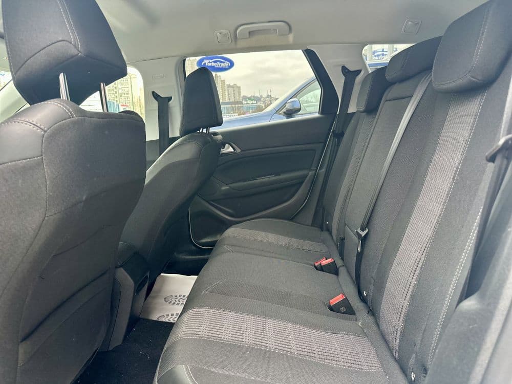 PEUGEOT 308 1.5HDI SW AUT - 18