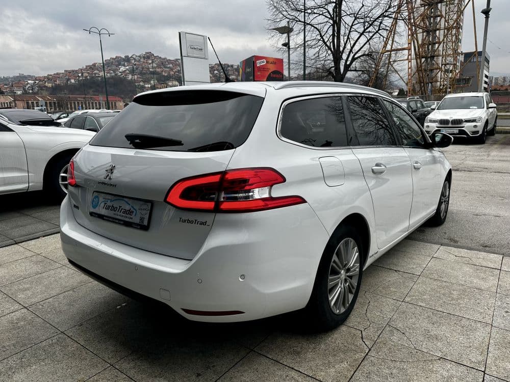 PEUGEOT 308 1.5HDI SW AUT - 6