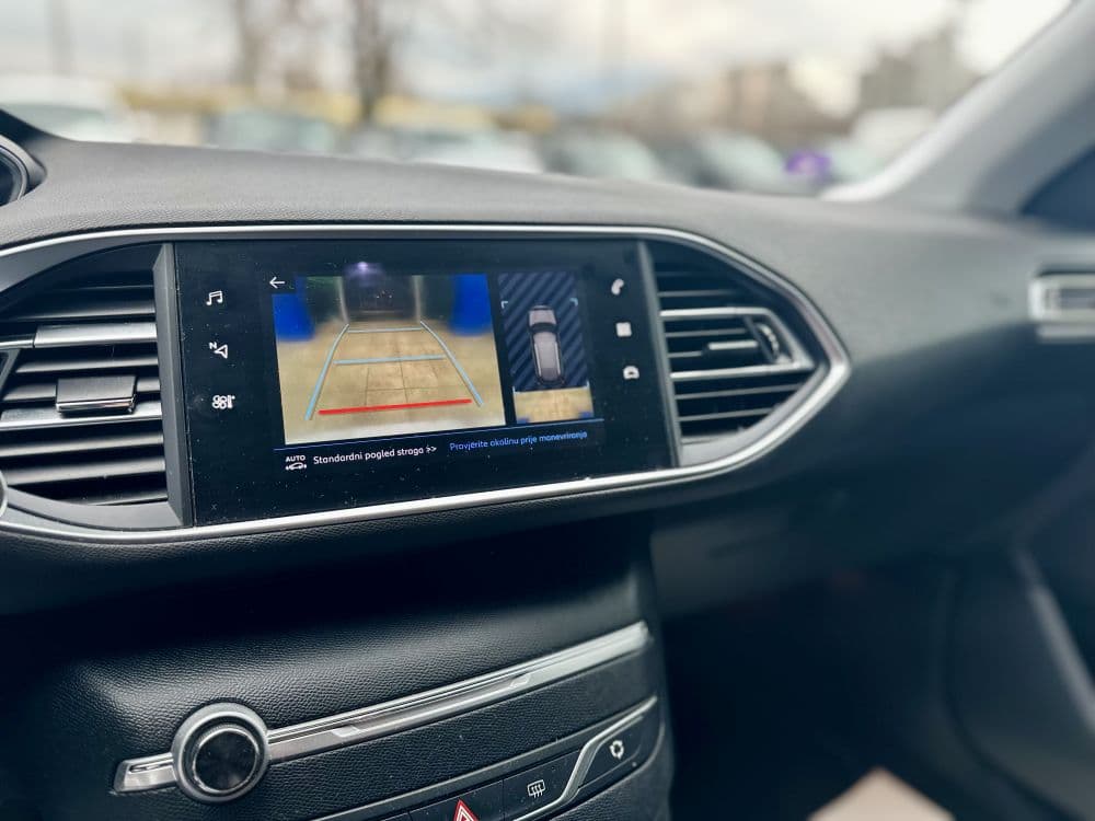 PEUGEOT 308 1.5HDI SW AUT - 13