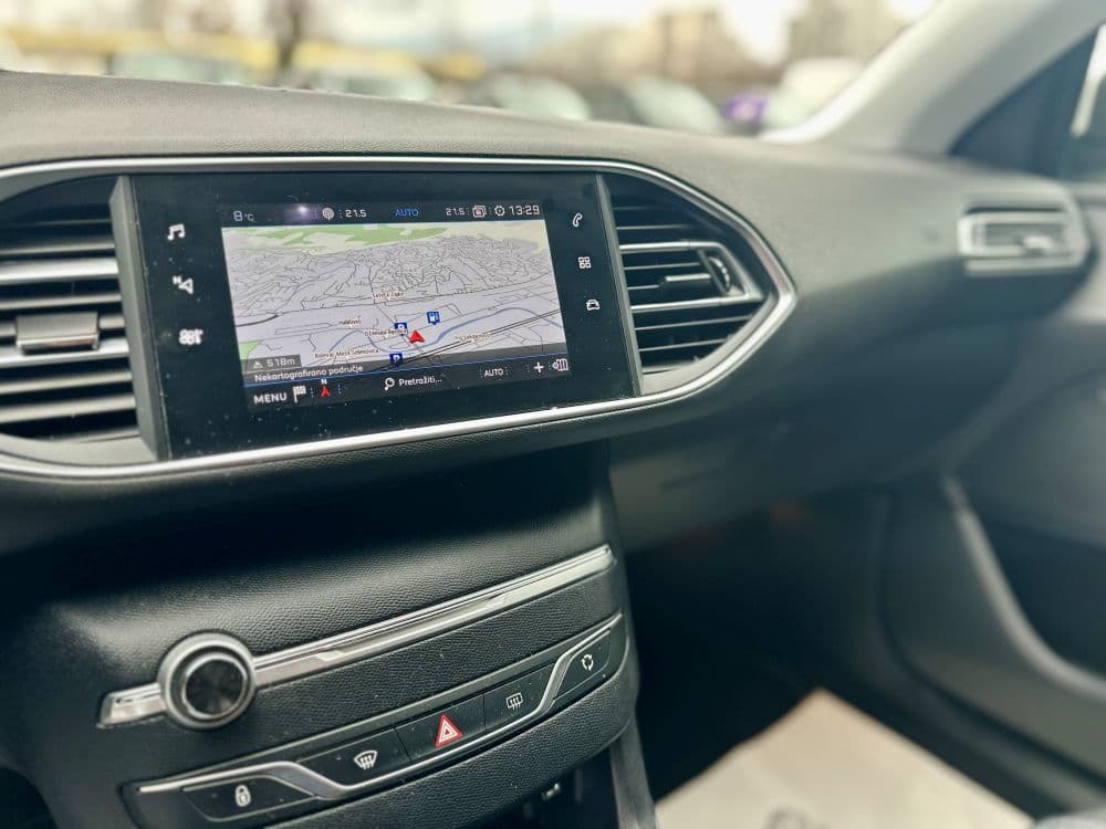 PEUGEOT 308 1.5HDI SW AUT - 14