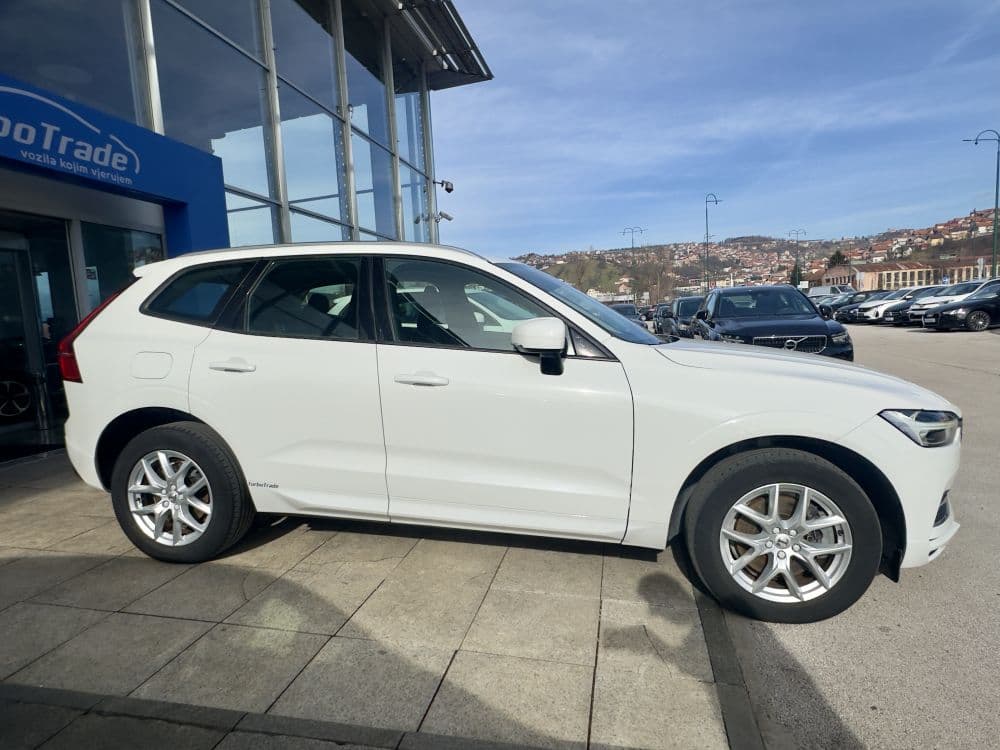 VOLVO XC60 T8 4WD PLUG IN - 8