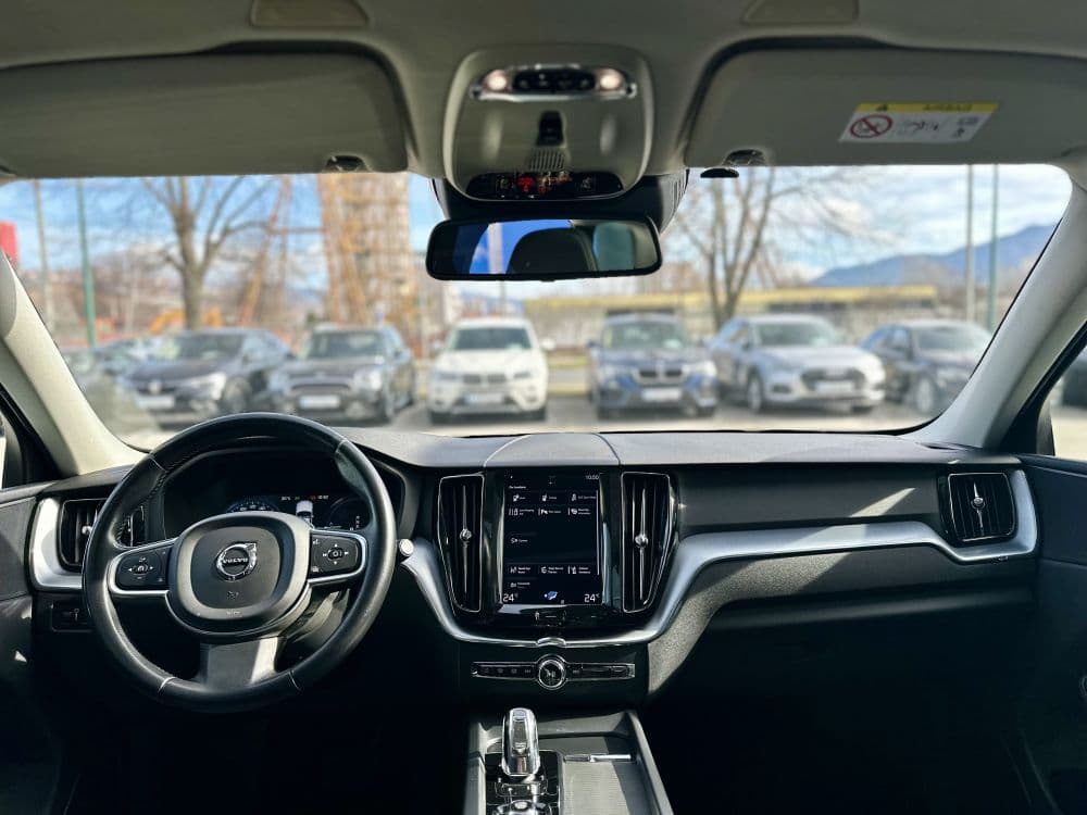 VOLVO XC60 T8 4WD PLUG IN - 11