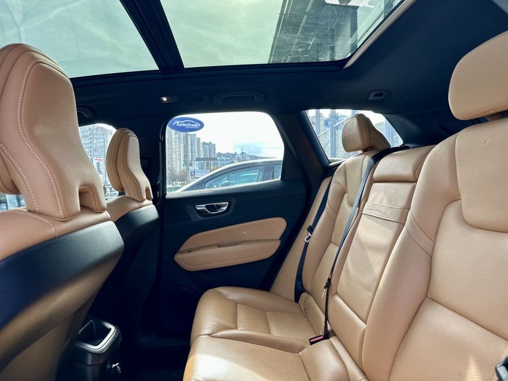 VOLVO XC60 T8 AWD PLUG IN - 16