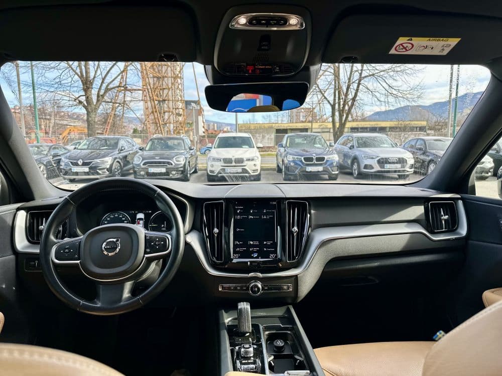 VOLVO XC60 T8 AWD PLUG IN - 11