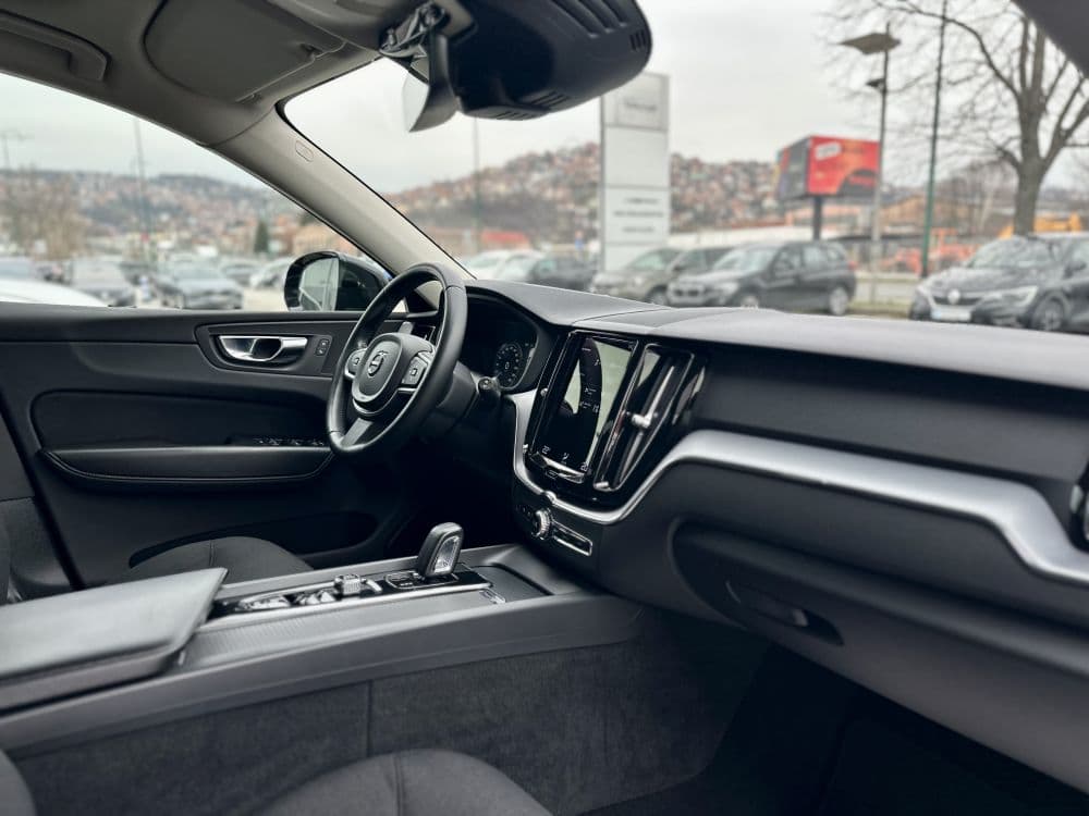 VOLVO XC60 B4 4WD - 16