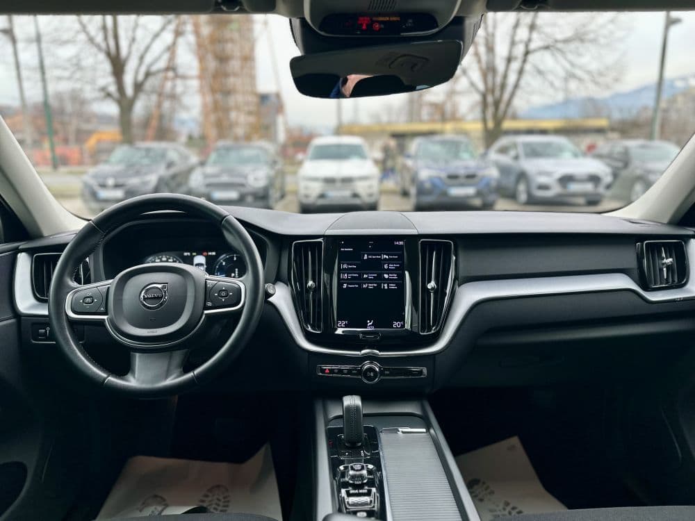 VOLVO XC60 B4 4WD - 11