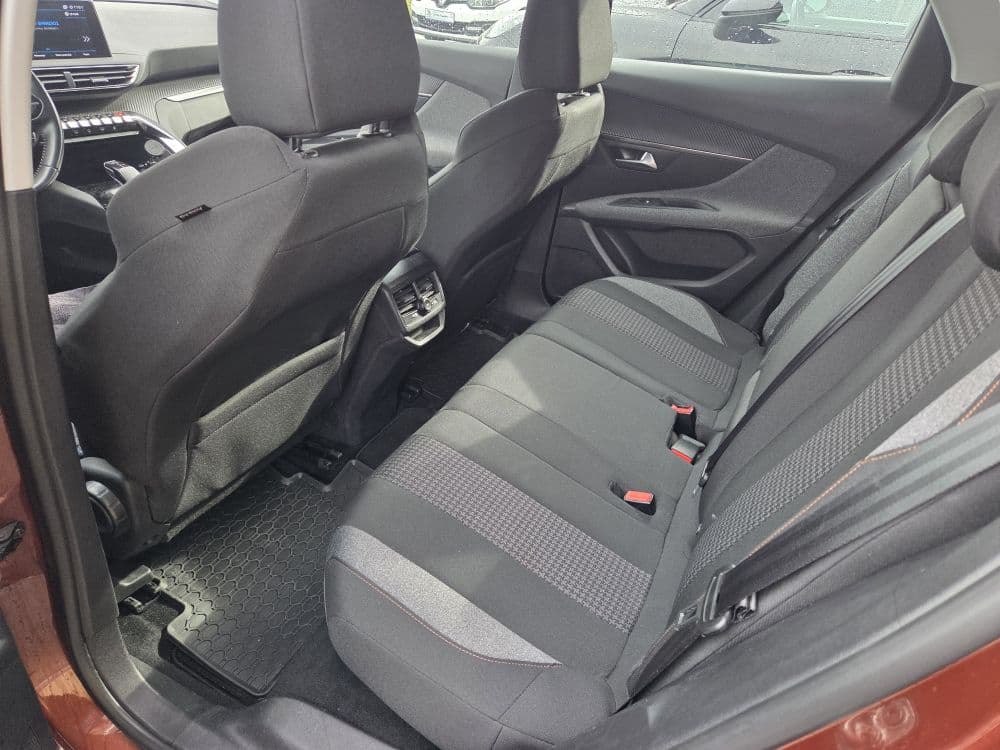 Peugeot 3008 1.5 HDI Business Aut - 16