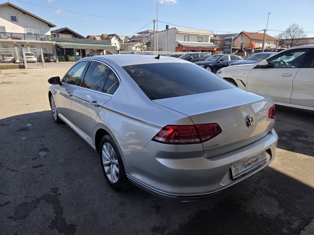 Volkswagen Passat 2.0 TDI DSG - 6