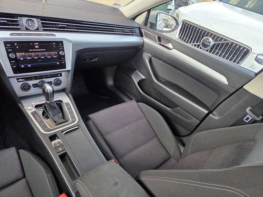 Volkswagen Passat 2.0 TDI DSG - 11