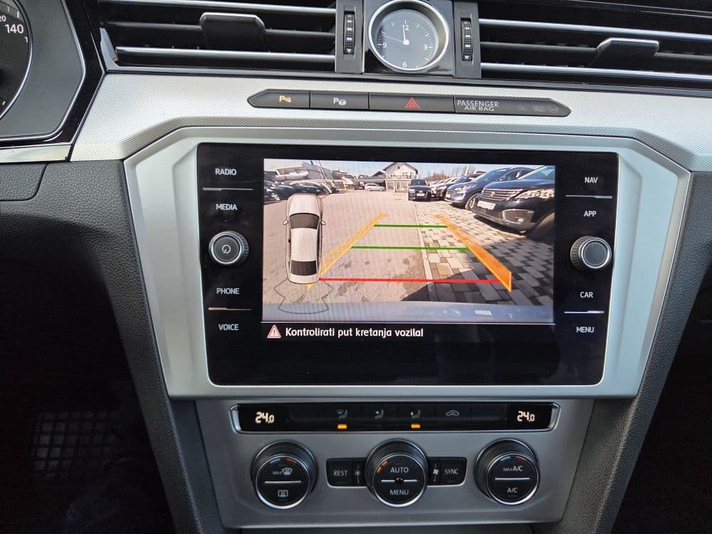 Volkswagen Passat 2.0 TDI DSG - 13