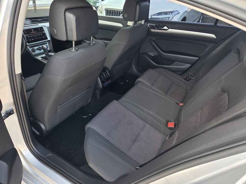 Volkswagen Passat 2.0 TDI DSG - 17