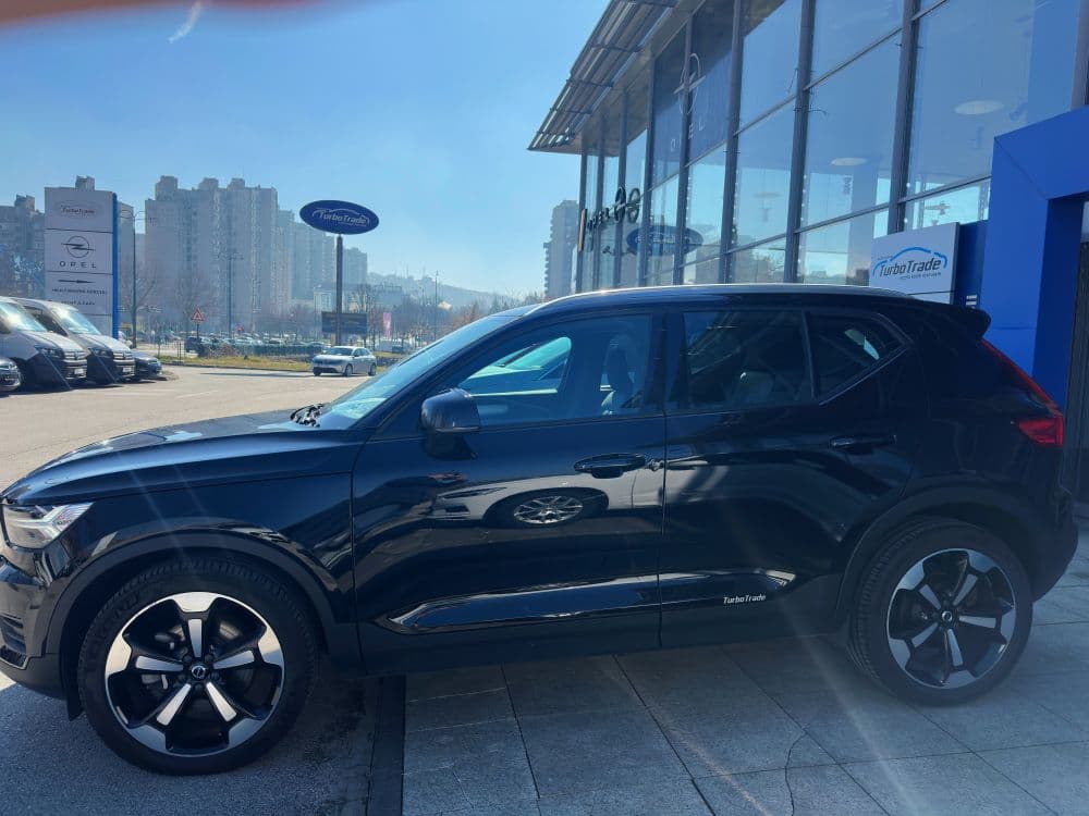 VOLVO XC40 B4 AWD - 7