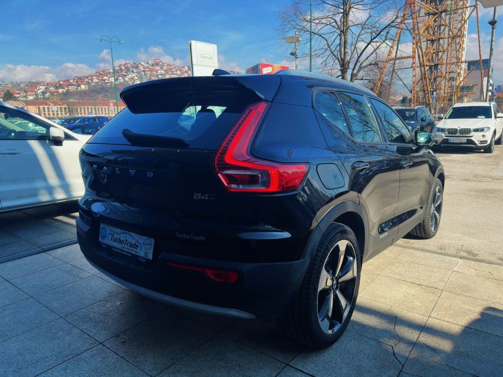 VOLVO XC40 B4 AWD - 6