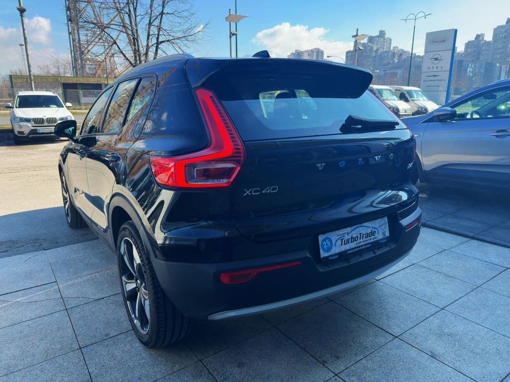 VOLVO XC40 B4 AWD - 4