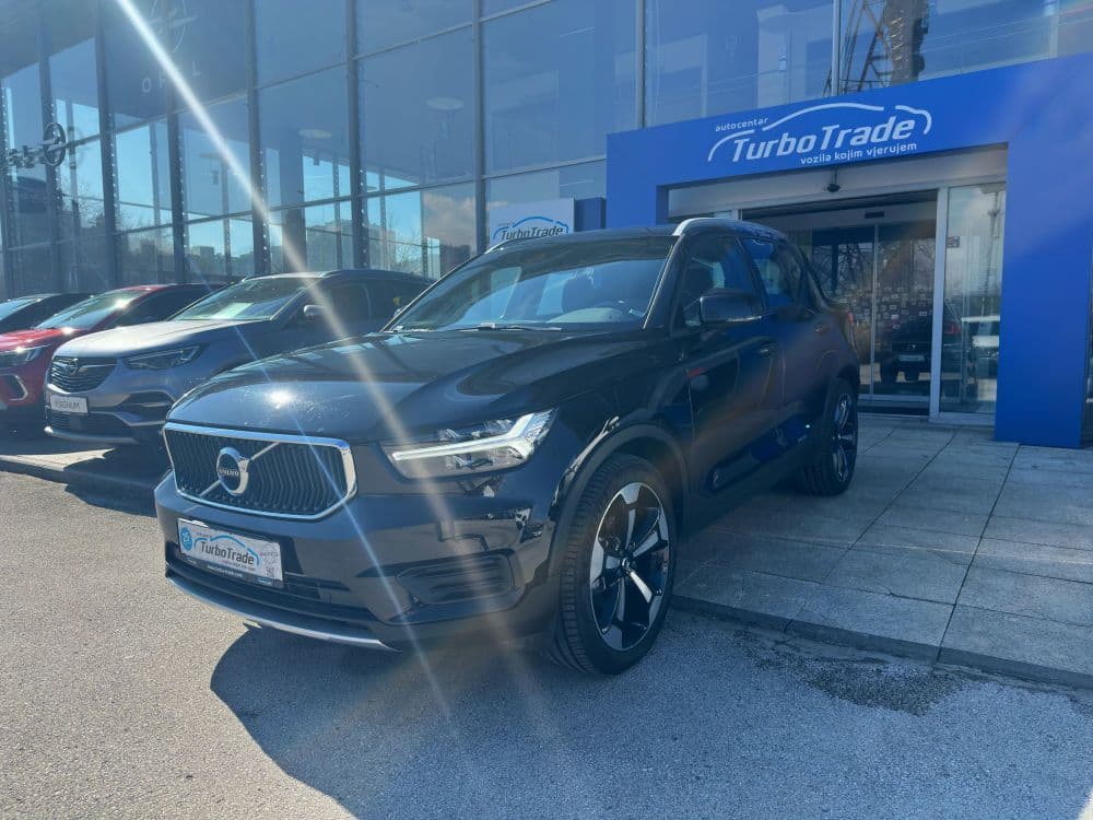 VOLVO XC40 B4 AWD - 3
