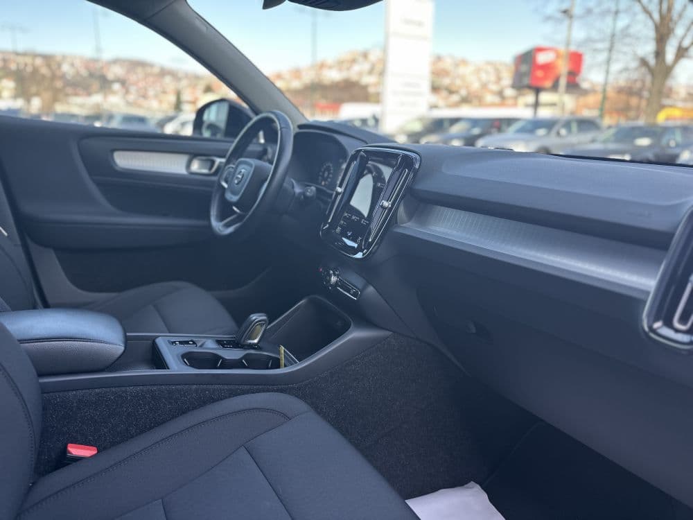 VOLVO XC40 T4 RECHARGE - 16