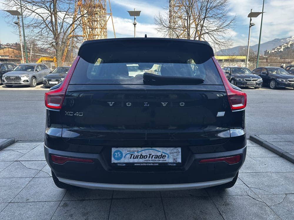 VOLVO XC40 T4 RECHARGE - 7