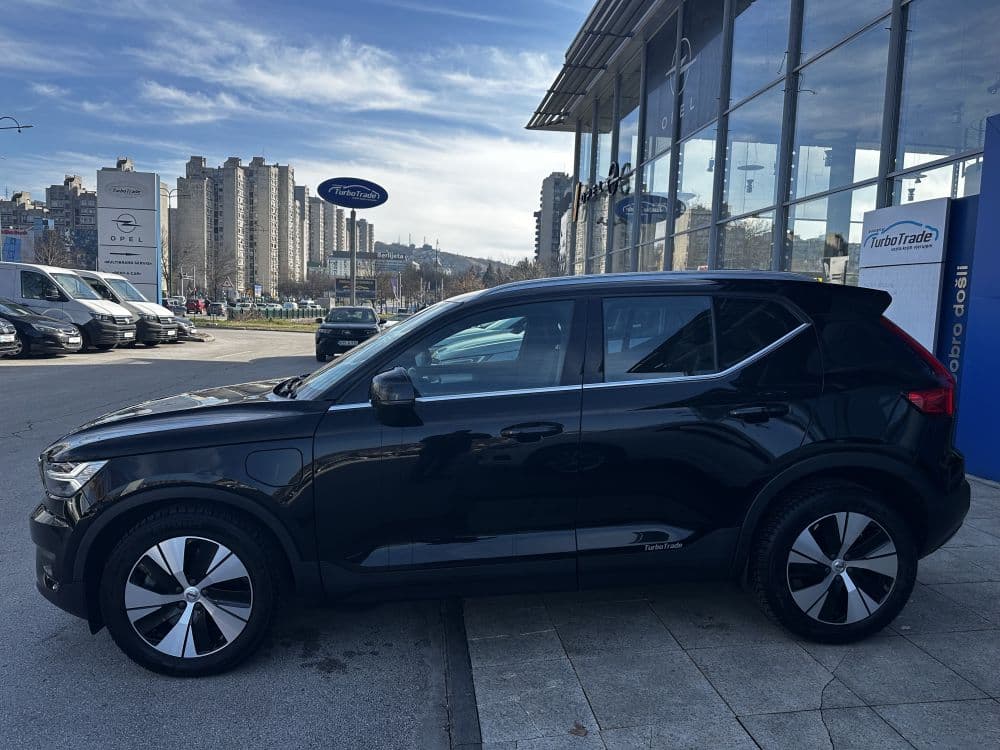 VOLVO XC40 T4 RECHARGE - 4