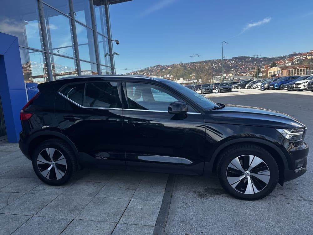 VOLVO XC40 T4 RECHARGE - 5