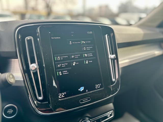 VOLVO XC40 T5 RECHARGE - 14