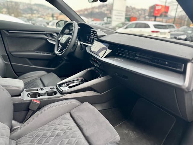 Audi RS3 Quattro TFSI S-tronic - 19