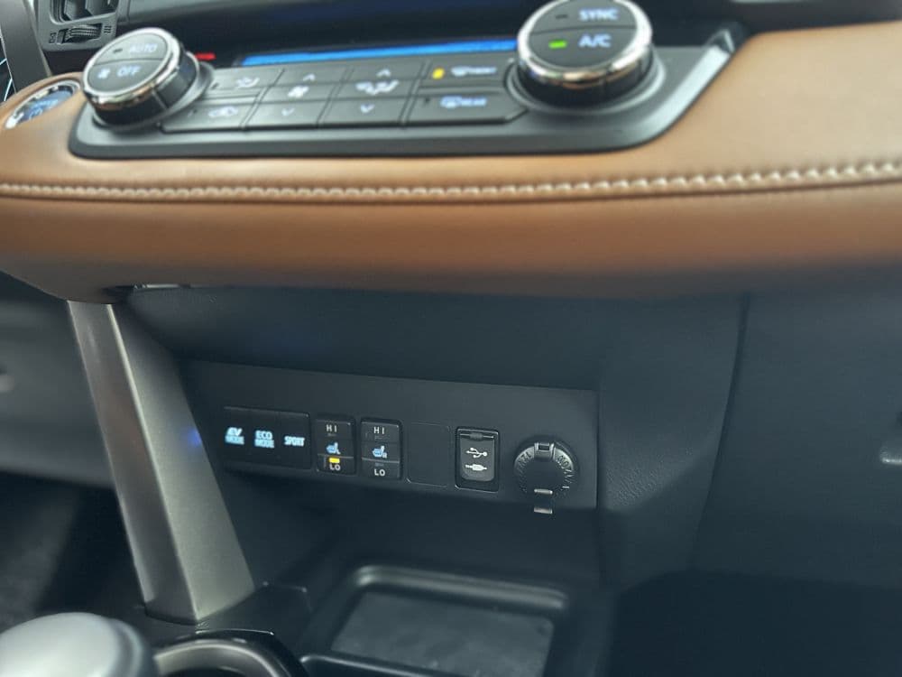 TOYOTA RAV4 AWD A/T HYBRID - 17