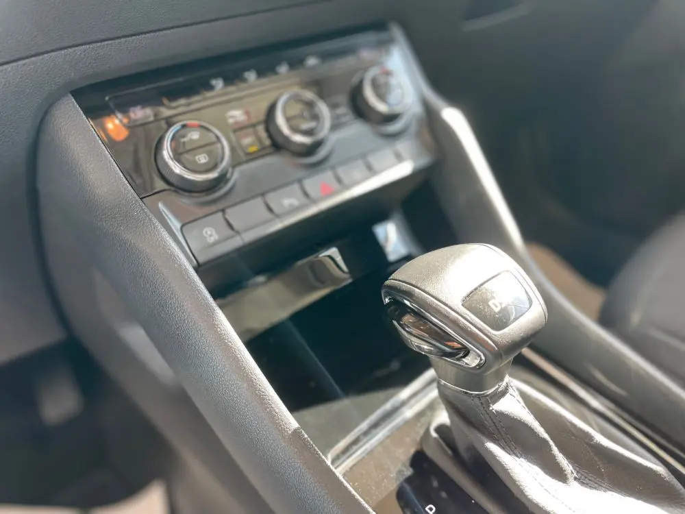 Škoda Karoq 1.6 TDI DSG Business Line - 16
